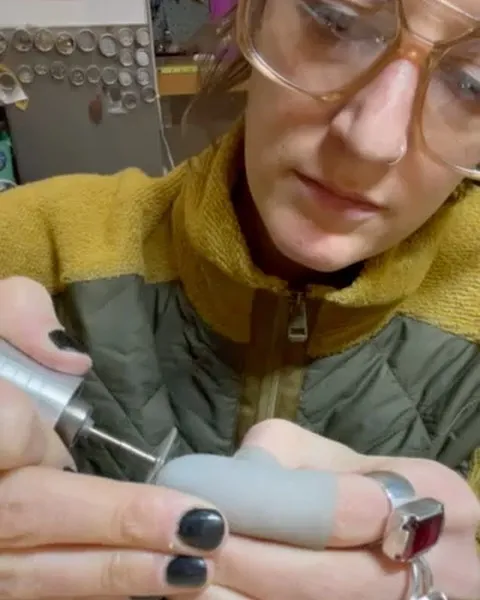 Here is a tip to for protecting your fingers and nails from @adornmentbynicole -“Here are the finger guards I use when I...