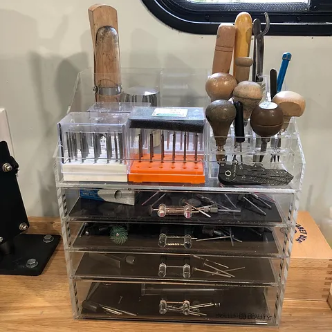 Here is an organizing tip from @milestonejewelryllc - “You can find clear cosmetic organizers like this on Amazon.com in...