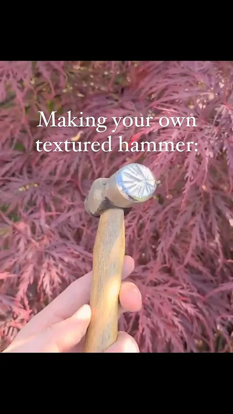 Here is a #diytool from @makeitwithkim -

“Did you know you can easily create your own texture hammers? ⚒

You can take a...