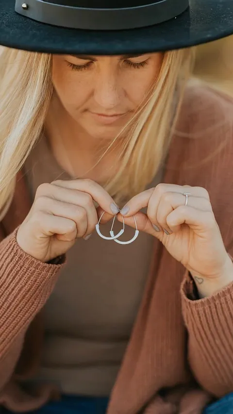 Make these projects with me!! I’m incredibly proud of my book Metalsmith Society’s Guide To Jewelry Making because not...