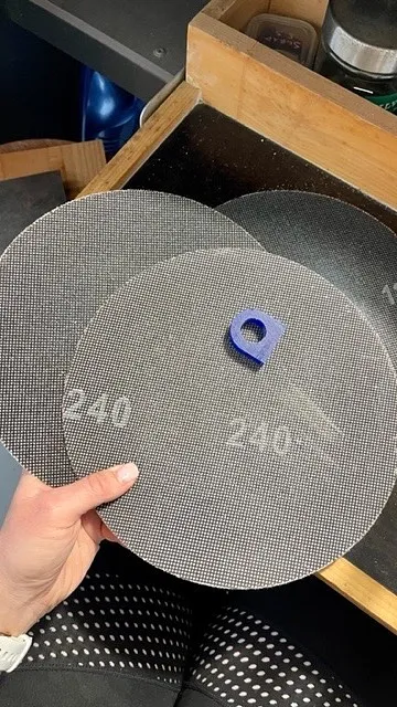 Here is a wax working tip from @skeletoncoastjewellery - “Using drywall/plaster mesh sanding discs is a really quick way...