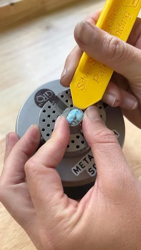 This video is in real time ☺️ our friend @silversmithingretreat has created an Ergonomic Bezel Setting Tool (this is the...