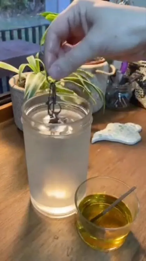 Here is a video from @junglesilversmith  showing how they apply liver of sulfur gel to get a beautiful patina on their...