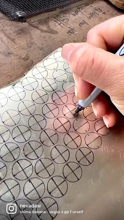 Amazing process video from @nevadaw @beamakerschool on creating hollow form beads - “Here’s probably my most time saving...