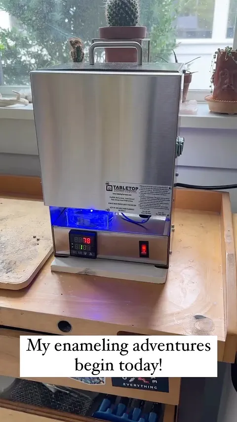 My first time enameling since college! I am so grateful to @pmcsupplies for sending me their Programmable Tabletop Kiln....