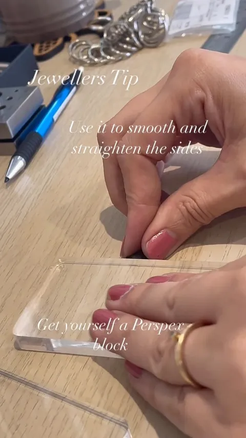 Here is a bezel tip from @wire_and_wood_jewellery -“Tip for bezel setting geometric stones using a Perspex block.” Thanks...