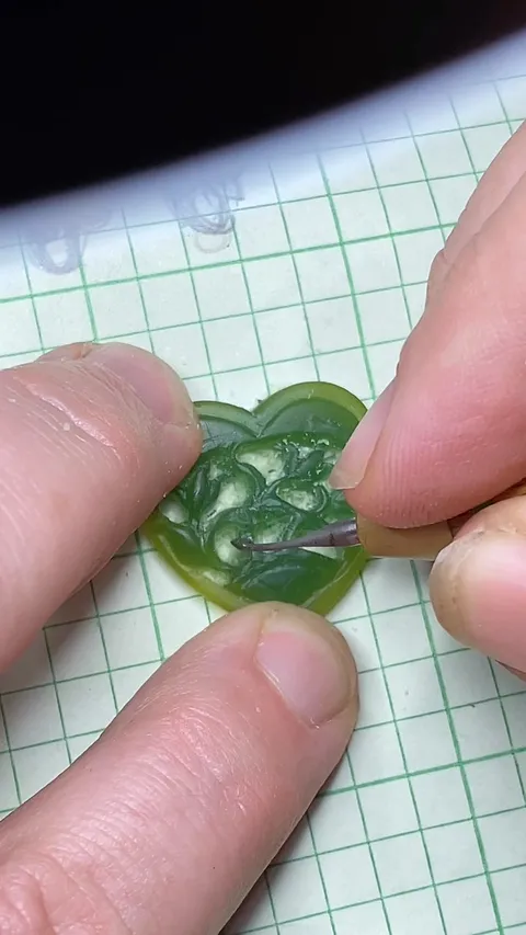 Here is a fabulous wax carving tip from @anthemsweet_jewelry - “I’ve discovered that supporting a delicate wax carving by...