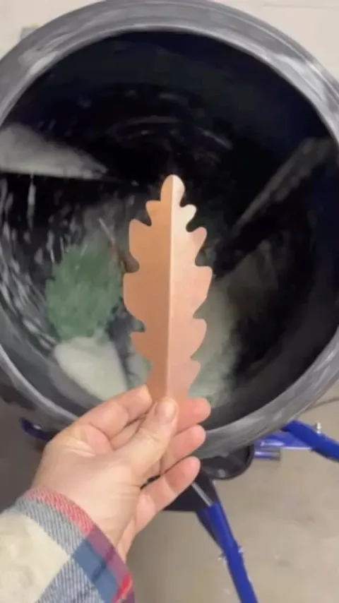Here is the largest tumbler I’ve ever seen from 😄 @finearzt - “I am working on a large scale sculpture with copper leaves....
