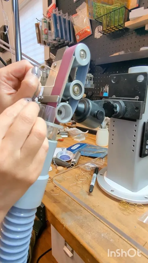 @juneshin shows off her Ikohe belt sander - “I’m using it with the GRS Benchmate Adapter, but if you don’t have a GRS...
