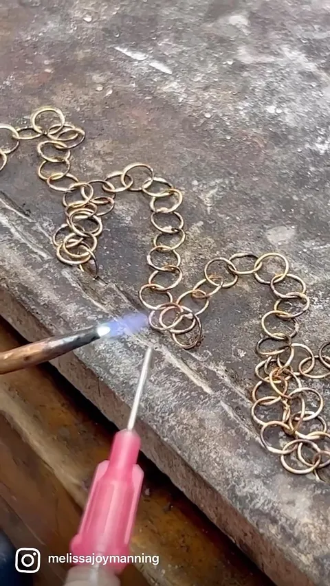So many tips and techniques in this video from @melissajoymanning using a jump ring winder, snipping the coil, the way...