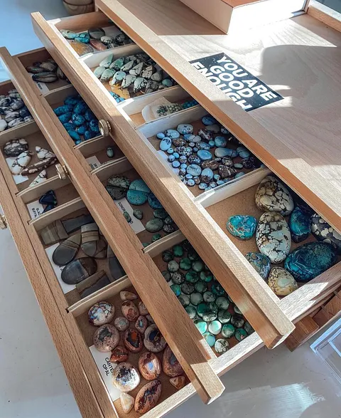 Organization tips from @radi_cal_jewelryco 😍 - “As many of you know, I NEED to be organized. At all times. It’s a blessing...
