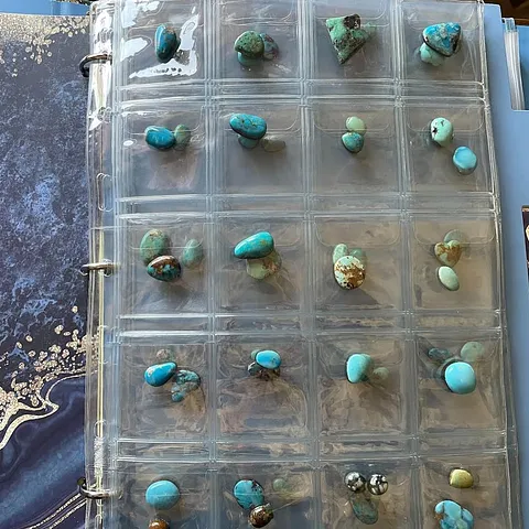 Love this stone organizing tip from @dakotadesigns - “This is my favorite way to store cabochons in 3-ring binders. They...