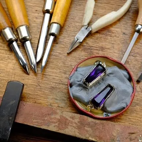 Here is a workholding tip from @nelsonkingery - “Thought I’d share a tip I used today being overseas temporarily and I...