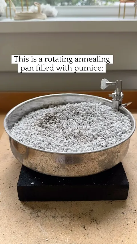 I created this video from a tip submission from @colorfieldsjewelry - “Do you solder using an annealing pan as a base?...