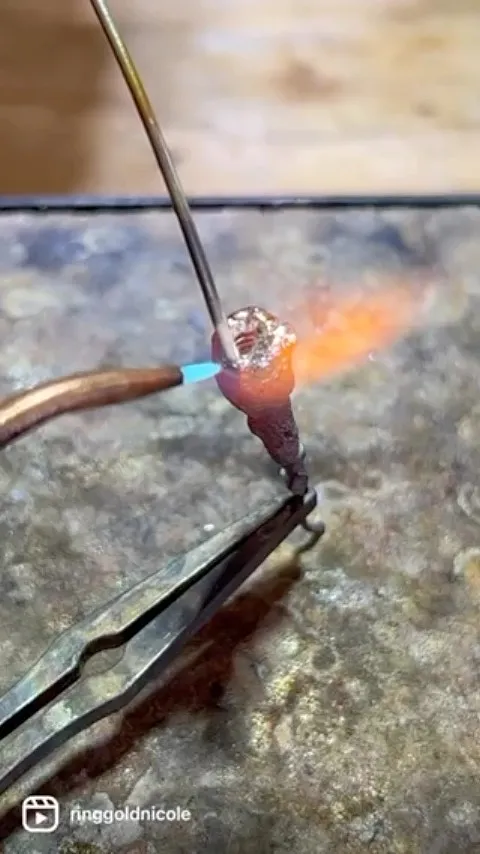 Fusing sterling silver with @ringgoldnicole - “So many of my students have been previously told that it’s impossible to...