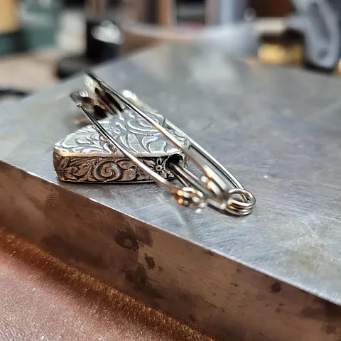 Here is a tip to keep shots out of your hollow forms from @silversmith_classes_vernonbc - “Safety Pins!
One way to keep...