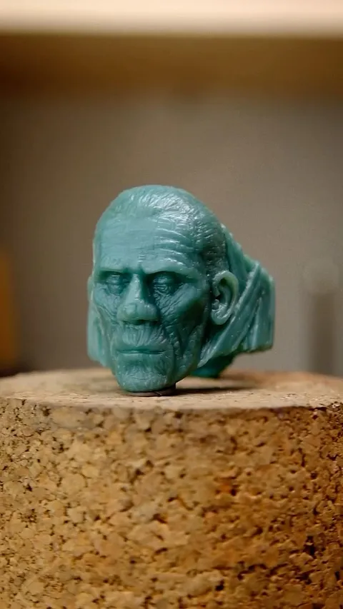 Here is a wax carving tip from @madneeco - I’m using big tapered bottle cork bung/stopper as support while carving wax...