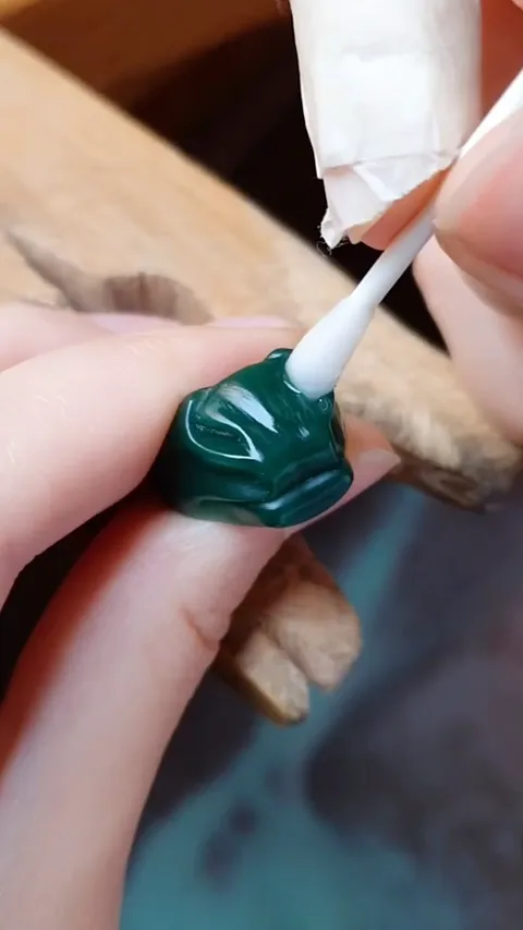 A wonderful wax carving tip from @kathrynreidjewellery - “Once the initial carving is done I apply White Spirit, an...