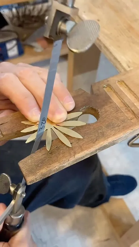 Here is a sanding tip from @laaracerman - “How to make sanding strips for the jeweller’s saw. I back the sandpaper with...