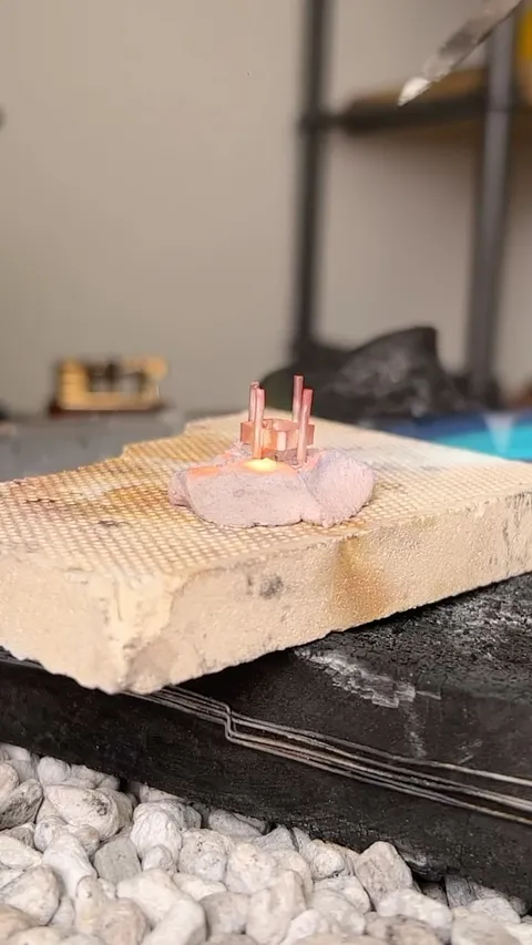 Prong setting tips from @kristinabobin - “When you make the shape you want and solder that, you need to make groves for...