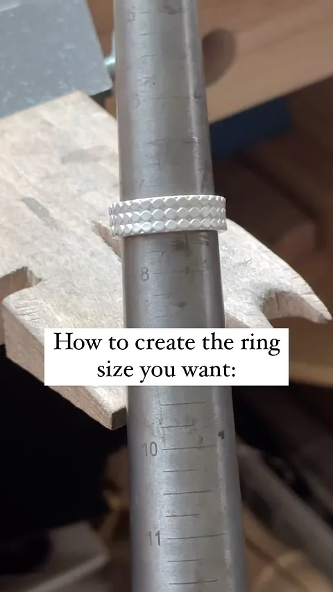 How to create a ring in the size you want! The formula is here in the video: inside diameter MM + metal thickness MM X...