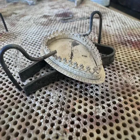 Here is a soldering tip from @rsalley.designs - “I took the paperclip idea that was recently shared and use titanium wire...