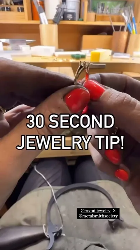 Here is a polishing tip from @foxtailjewelry ⁣⁣
⁣⁣
“If I’ve learned anything from my journey in metals, it’s that there’s...