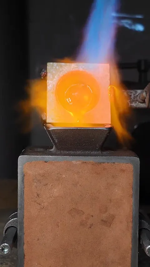 𝐀 𝐟𝐞𝐰 𝐭𝐢𝐩𝐬 𝐨𝐧 𝐬𝐚𝐧𝐝 𝐜𝐚𝐬𝐭𝐢𝐧𝐠 𝐥𝐚𝐛- 𝐠𝐫𝐨𝐰𝐧 𝐝𝐢𝐚𝐦𝐨𝐧𝐝𝐬 𝐢𝐧 𝐩𝐥𝐚𝐜𝐞 from @casey.fuchs Thank you for sharing with us!⁣⁣⁣
⁣⁣⁣
“Not all...