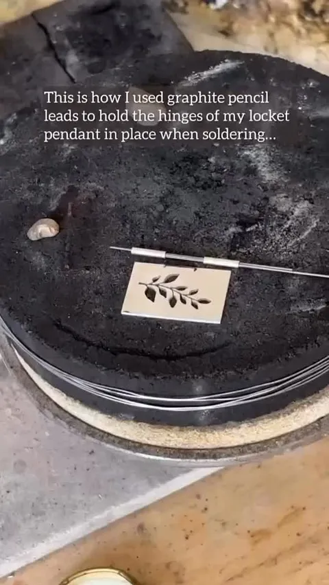 Here is a tip for soldering hinges! ⚒️🔥 from @willowandtwigg –

“A few of you asked how I kept the silver tube from moving...
