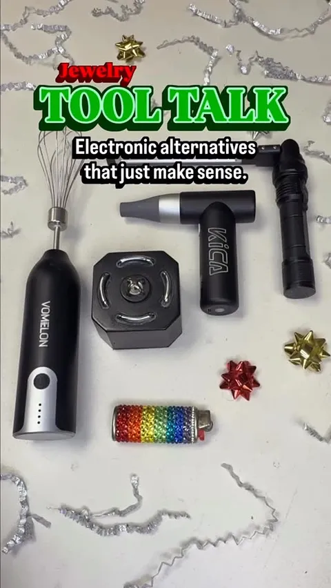 THE ELECTRIC BLOWER 🤯 @foxtailjewelry shared some of her favorite small electric tools. 

Analog tools work fine, but MAN...