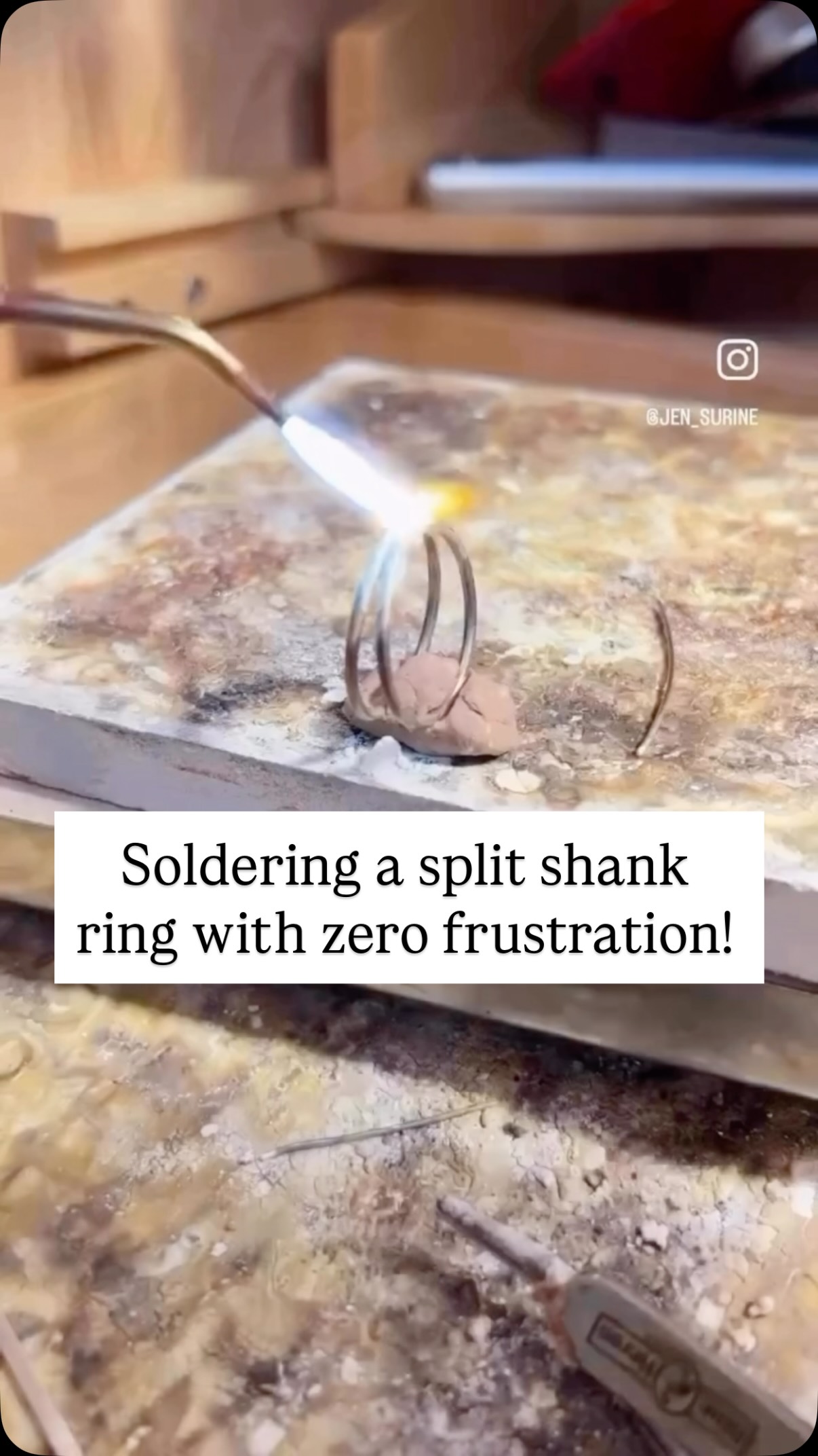 Love this frustration free set up for soldering a split ring shank from @jen_surine 

“I’ve been loving @reneefordmetals...
