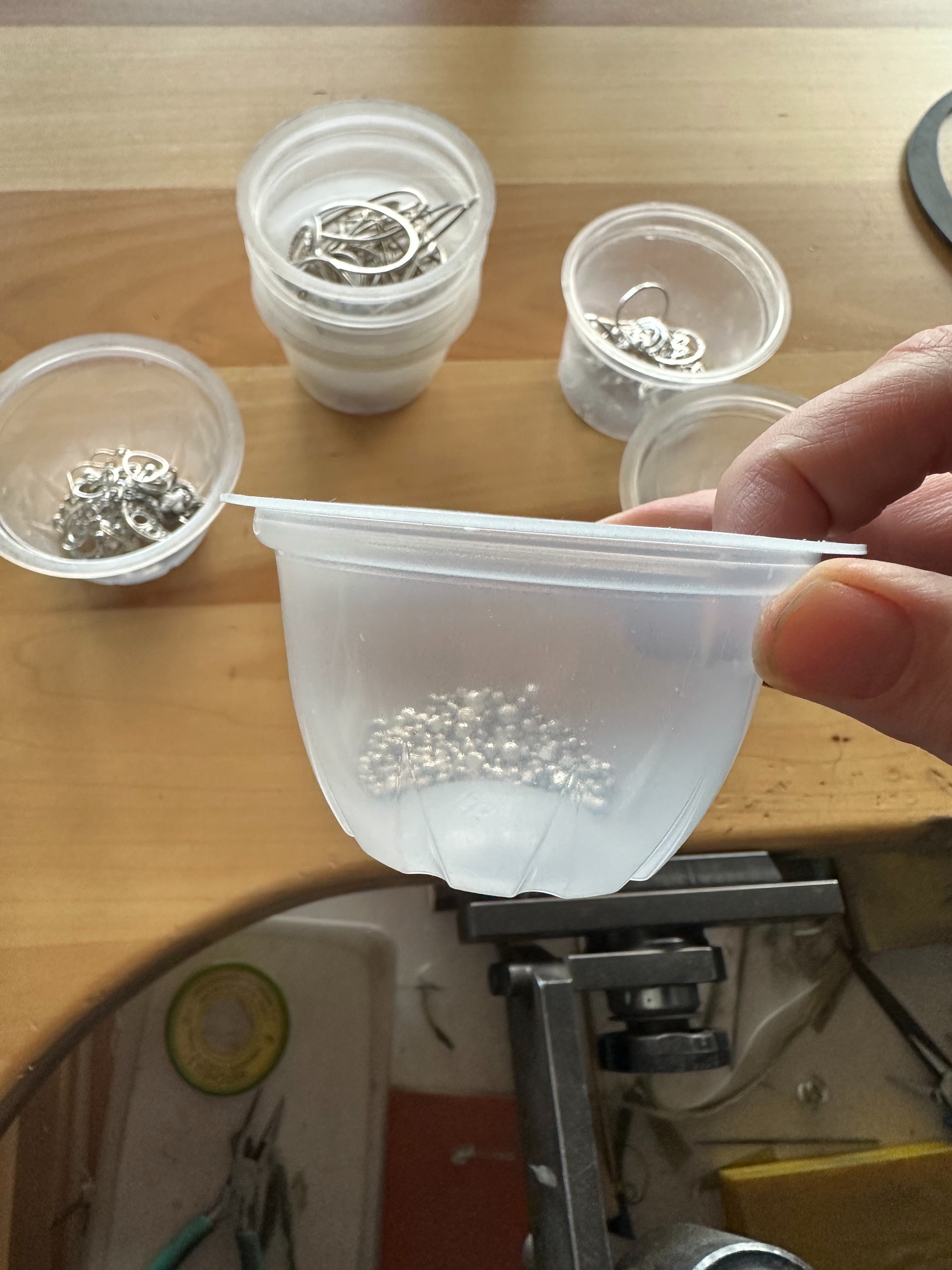 Fantastic organization tip from @melissapedersen 

“I use little recycled plastic fruit or apple sauce cups from my kids...