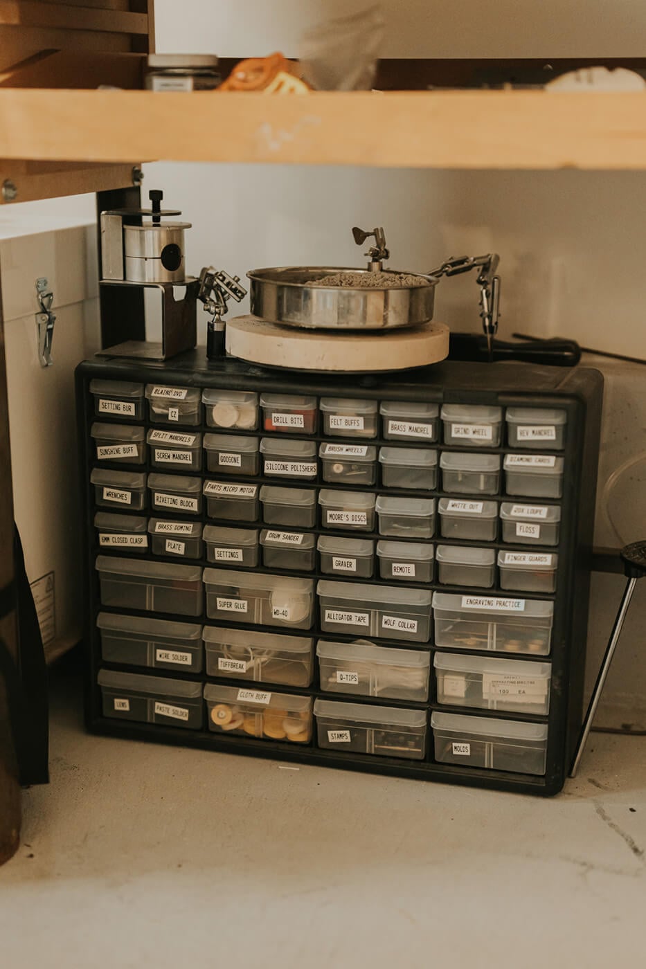 Tips for setting up a jewelry studio.